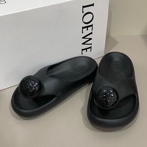 Loewe Women's Authentic Black Sandals🥰🥰